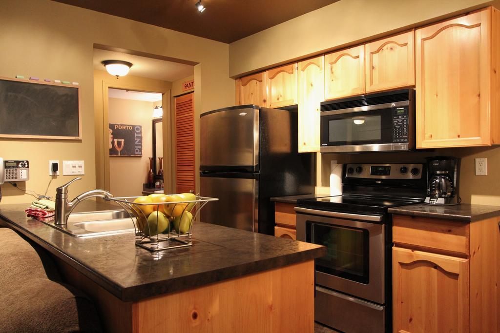Valhalla Condos By Whistler Retreats Room photo
